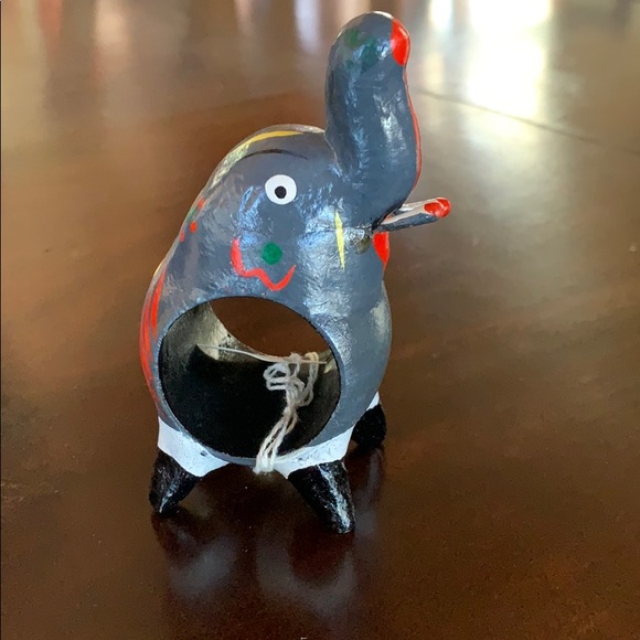 Pier One wooden animal napkin rings - Picture 6 of 9